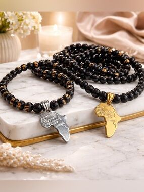 🎂Beaded African Continent Charm Bracelet (!)